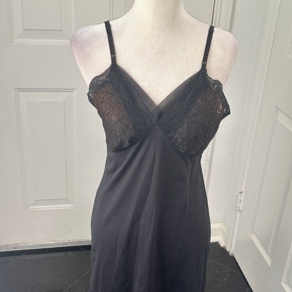 Vintage Vassarette Black Nylon Lace Full Slip Size 36 Adjustable Straps 70s